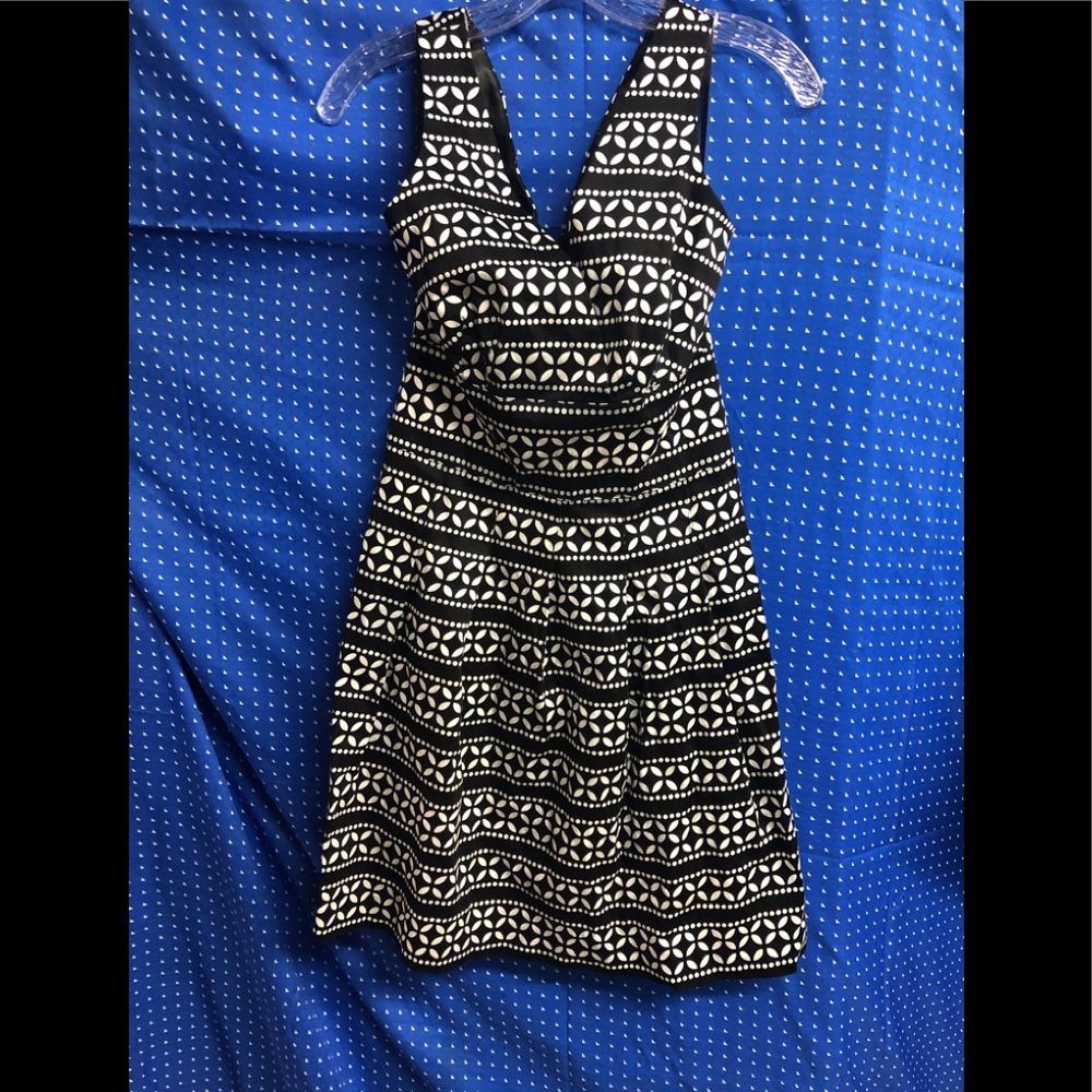 White House black market lk nw sz 4 beautiful 👗